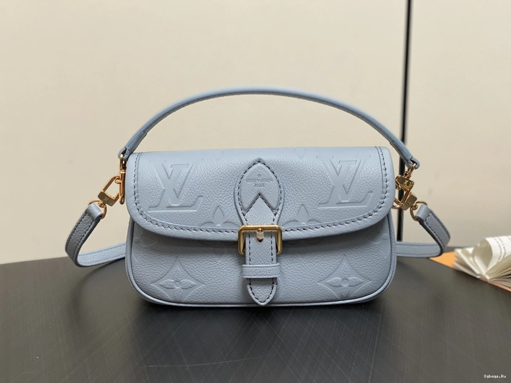 VUITTON Nano Diane-19*10.5*6 CM LOUIS 0413